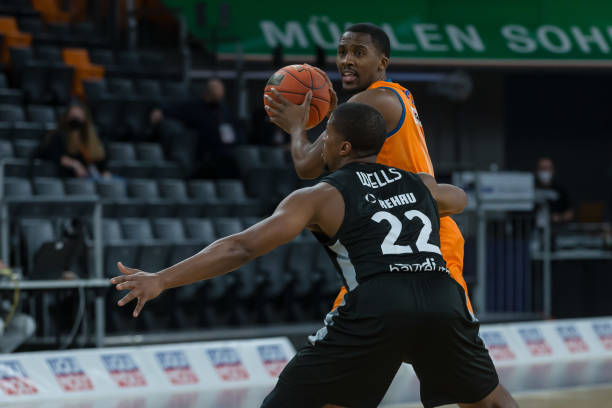 无论是中场 无论是中场