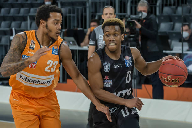 老将的锋线 老将的锋线